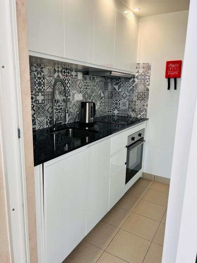 Angies Marina Apartment, Includes 2 Free Passes For The Marina Pool Lagos Exterior foto