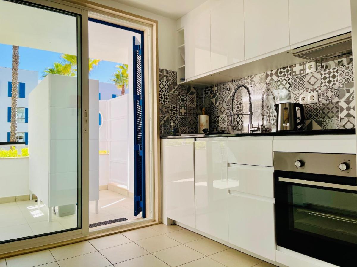 Angies Marina Apartment, Includes 2 Free Passes For The Marina Pool Lagos Exterior foto
