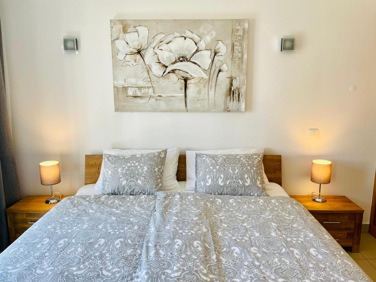 Angies Marina Apartment, Includes 2 Free Passes For The Marina Pool Lagos Exterior foto