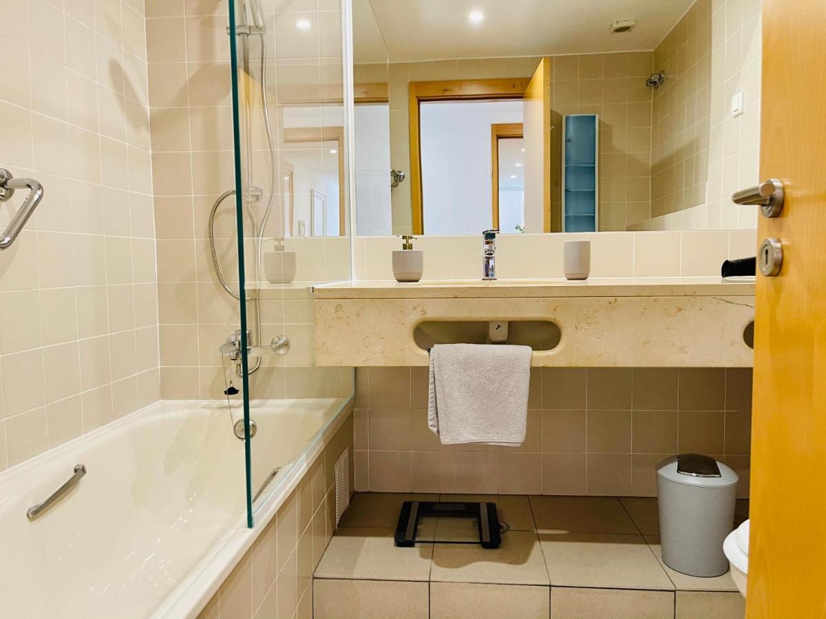 Angies Marina Apartment, Includes 2 Free Passes For The Marina Pool Lagos Exterior foto