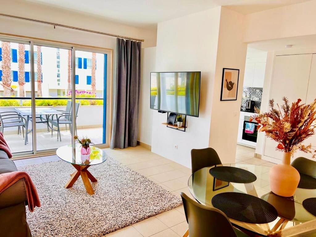 Angies Marina Apartment, Includes 2 Free Passes For The Marina Pool Lagos Exterior foto