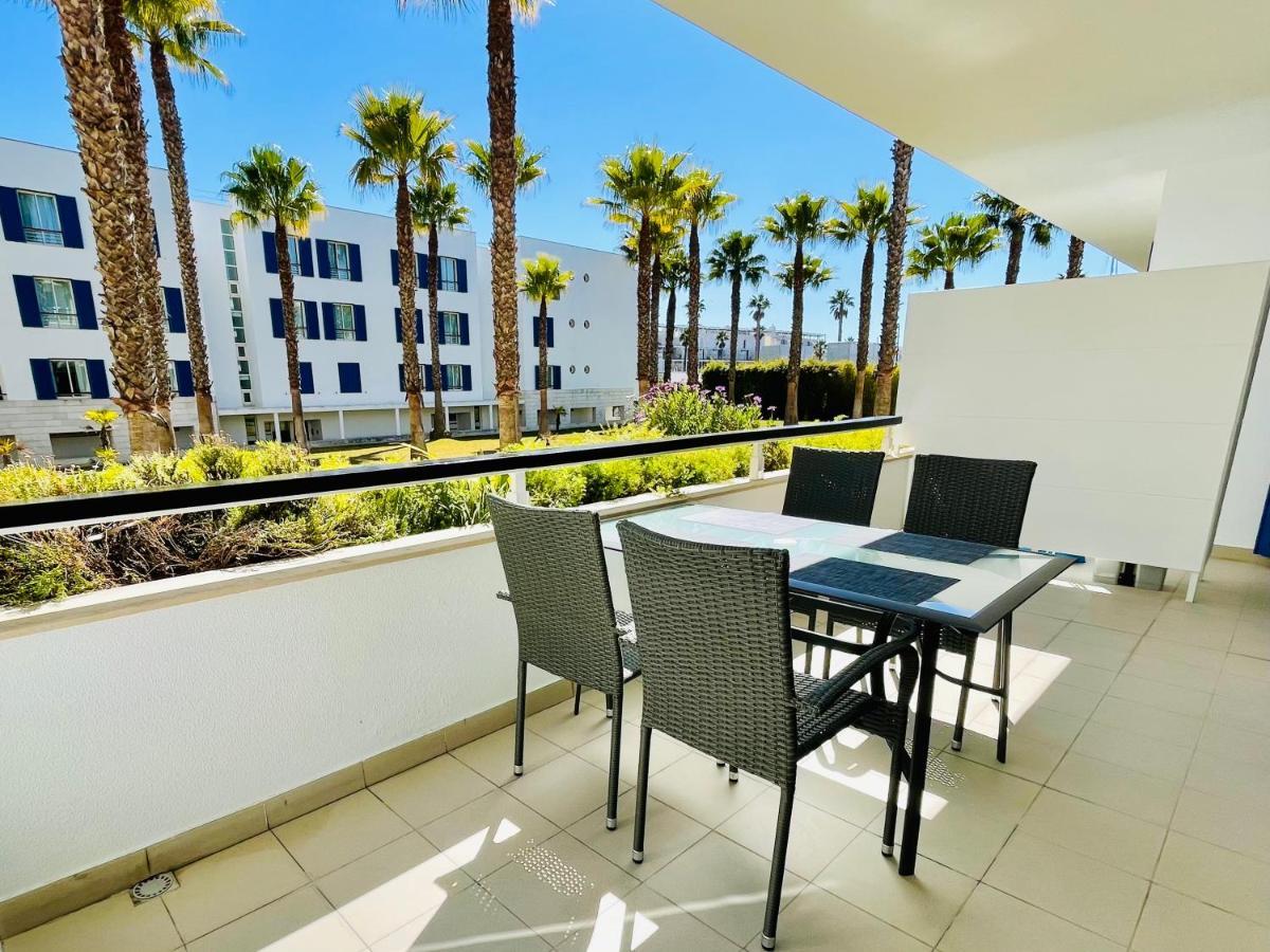 Angies Marina Apartment, Includes 2 Free Passes For The Marina Pool Lagos Exterior foto
